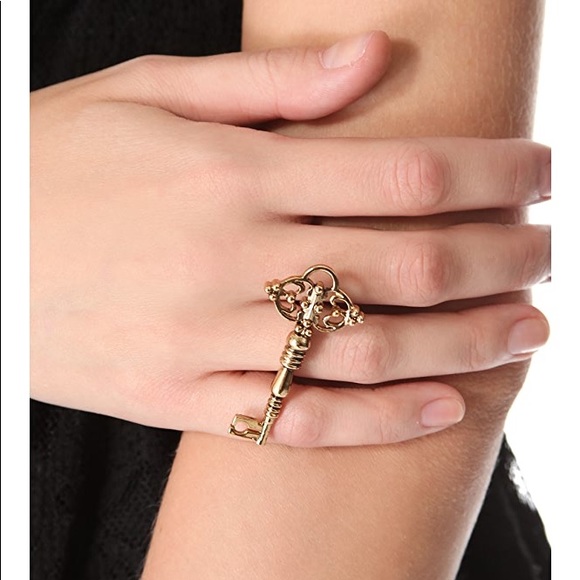 House of Harlow 1960 Key Cocktail Ring - Picture 6 of 6